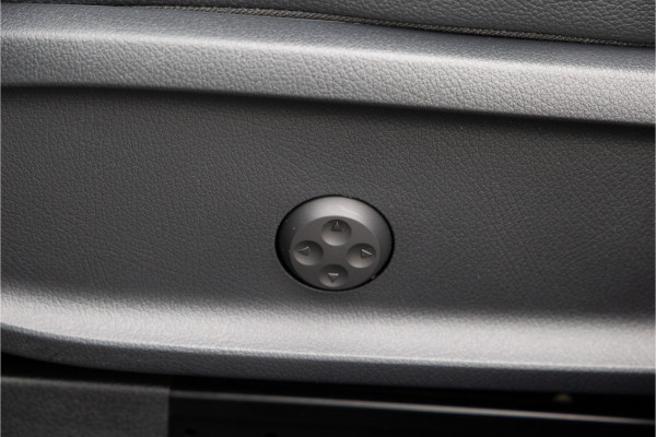 Mercedes-Benz EQB 250+ AMG Premium, Pano, 7 persoons, Head-up, Memory, Key-Less