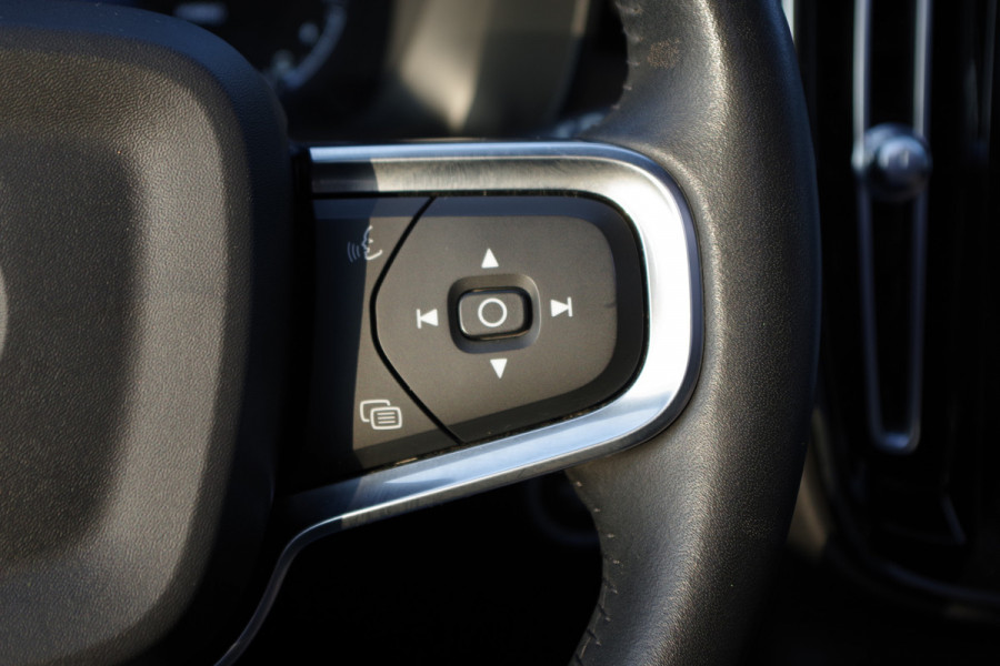 Volvo XC40 1.5 T5 Recharge 262 PK Inscription PHEV, Leder, Panoramadak, Winterpakket, H/K Sound,