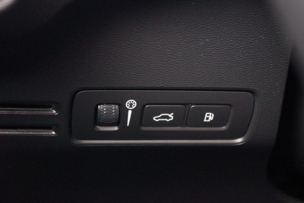 Volvo XC40 1.5 T5 Recharge 262 PK Inscription PHEV, Leder, Panoramadak, Winterpakket, H/K Sound,