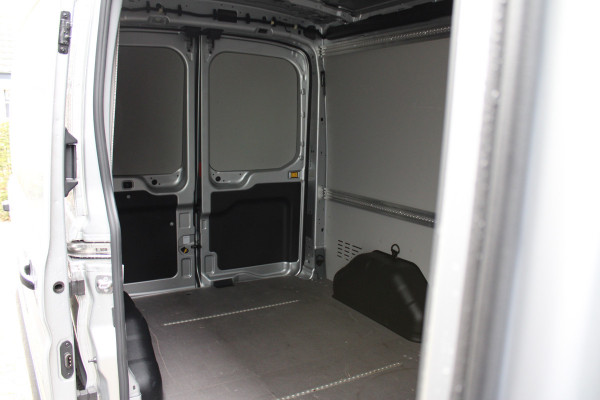 Ford Transit L2H2 170PK 330 Trend | BPM vrij | Betimmering laadruimte | Achteruitrijcamera | Stoelverwarming
