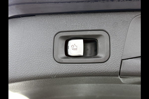 Mercedes-Benz C-Klasse Estate 300 e Business Solution Luxury ht metalen velgen | Navigatie| Elect bed voorstoelen met memory | Parking support | Inclusief 24 maanden MB Certified garantie voor Europa.