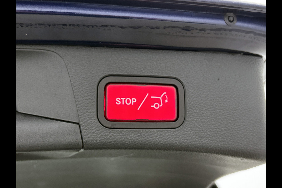 Mercedes-Benz C-Klasse Estate 300 e Business Solution Luxury ht metalen velgen | Navigatie| Elect bed voorstoelen met memory | Parking support | Inclusief 24 maanden MB Certified garantie voor Europa.