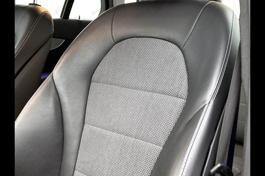 Mercedes-Benz C-Klasse Estate 300 e Business Solution Luxury ht metalen velgen | Navigatie| Elect bed voorstoelen met memory | Parking support | Inclusief 24 maanden MB Certified garantie voor Europa.