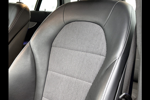 Mercedes-Benz C-Klasse Estate 300 e Business Solution Luxury ht metalen velgen | Navigatie| Elect bed voorstoelen met memory | Parking support | Inclusief 24 maanden MB Certified garantie voor Europa.