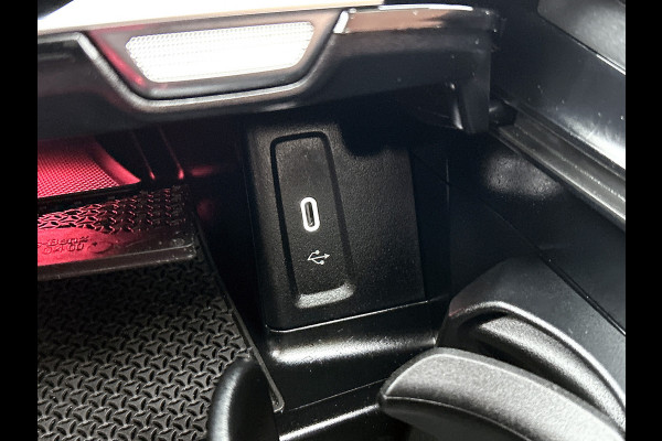 Mercedes-Benz GLC 200 4MATIC AMG Line Lichtmetalen velgen | Naviagtie | Panoramadak | elect. bed. voorstoelen met memory | Nappaleder | Burmester | Memory pakket | AMG Line