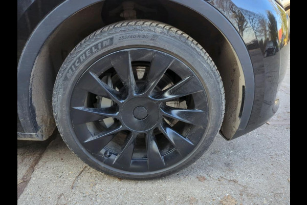 Tesla Model Y Long Range RWD 75 kWh | LMV Zwart 20" Turbine | Leer | Stoelverwarming V+A | Pano | Full Self Driving computer 4, Autopilot, Dodehoek detectie