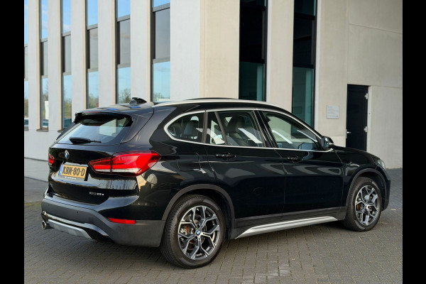 BMW X1 XDrive25e AUTOMAAT High Executive Sport line,panoramadak, achteruitrijcamera,1/2 lederen sportinterieur