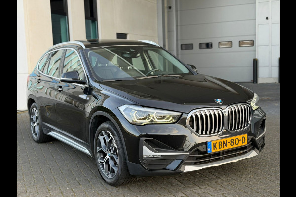 BMW X1 XDrive25e AUTOMAAT High Executive Sport line,panoramadak, achteruitrijcamera,1/2 lederen sportinterieur