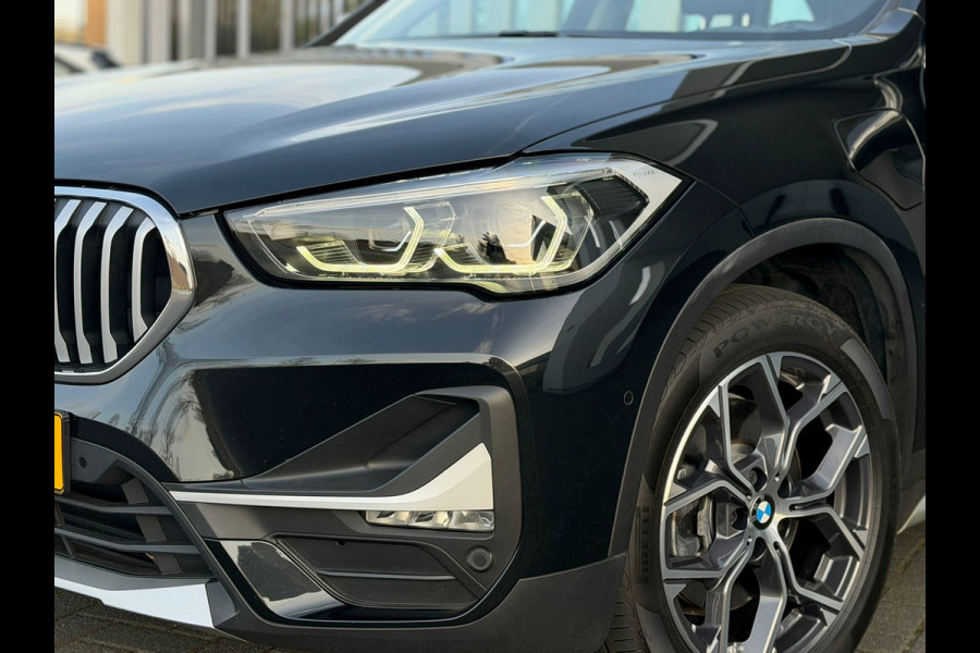BMW X1 XDrive25e AUTOMAAT High Executive Sport line,panoramadak, achteruitrijcamera,1/2 lederen sportinterieur