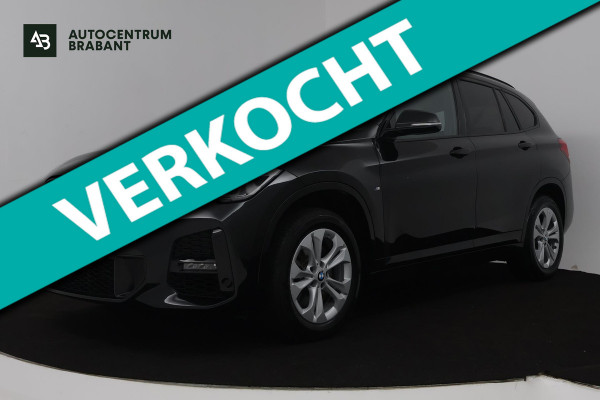 BMW X1 SDrive20i High Executive M Sport (M-PAKKET, STOELVERWARMING, NAVIGATIE, CRUISE CONTROL ADAPTIEF, AUTOMAAT, PARKEERSENSOREN