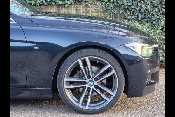BMW 3 Serie Touring 320i M Sport Individual Panoramdak Apple CarPlay Nbt Evo Navi Pro M Edition