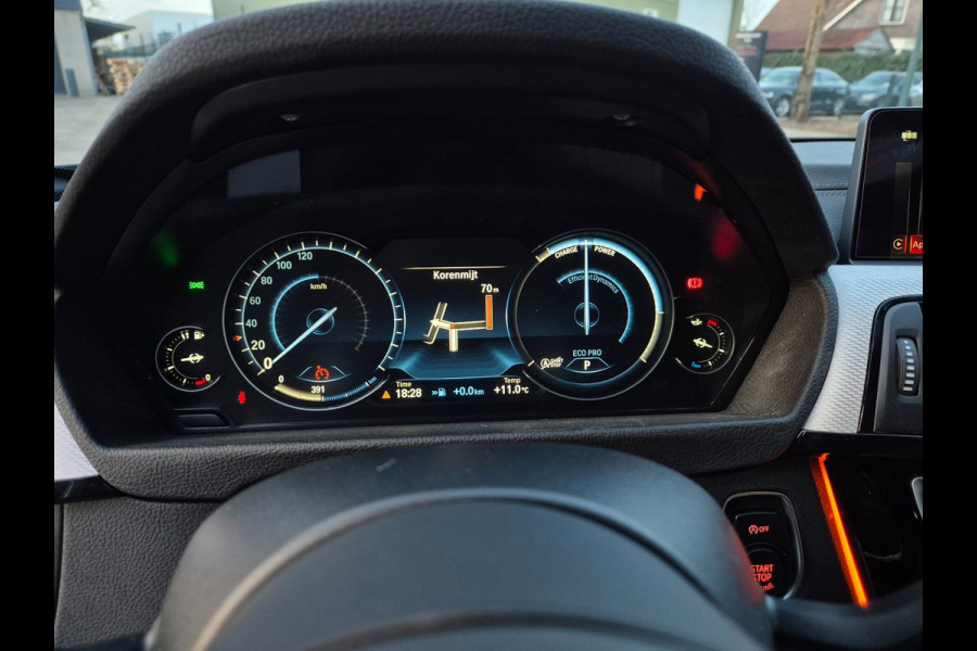 BMW 3 Serie Touring 320i M Sport Individual Panoramdak Apple CarPlay Nbt Evo Navi Pro M Edition