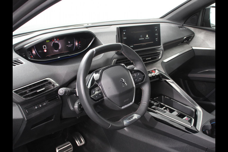 Peugeot 5008 1.2 PureTech 130pk Automaat GT Black Pack 7p Climate control Adaptive Cruise control Camera Verwarmde voorstoelen Keyless Navigatie LED Apple Carplay/ Android Auto