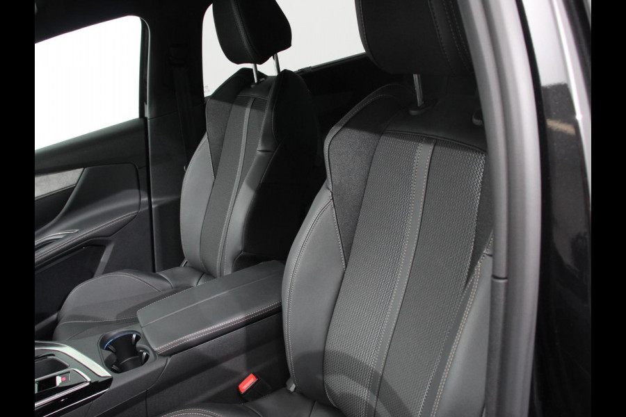 Peugeot 5008 1.2 PureTech 130pk Automaat GT Black Pack 7p Climate control Adaptive Cruise control Camera Verwarmde voorstoelen Keyless Navigatie LED Apple Carplay/ Android Auto