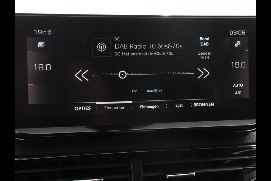 Peugeot 5008 1.2 PureTech 130pk Automaat GT Black Pack 7p Climate control Adaptive Cruise control Camera Verwarmde voorstoelen Keyless Navigatie LED Apple Carplay/ Android Auto