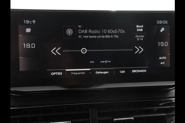 Peugeot 5008 1.2 PureTech 130pk Automaat GT Black Pack 7p Climate control Adaptive Cruise control Camera Verwarmde voorstoelen Keyless Navigatie LED Apple Carplay/ Android Auto