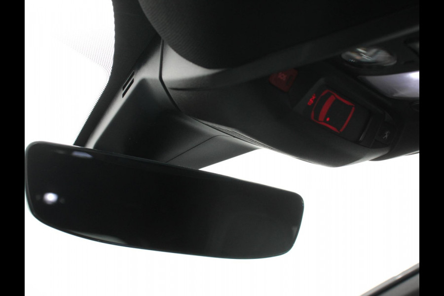 Peugeot 5008 1.2 PureTech 130pk Automaat GT Black Pack 7p Climate control Adaptive Cruise control Camera Verwarmde voorstoelen Keyless Navigatie LED Apple Carplay/ Android Auto