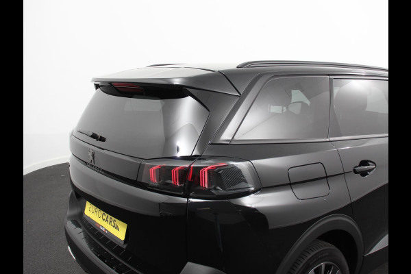 Peugeot 5008 1.2 PureTech 130pk Automaat GT Black Pack 7p Climate control Adaptive Cruise control Camera Verwarmde voorstoelen Keyless Navigatie LED Apple Carplay/ Android Auto