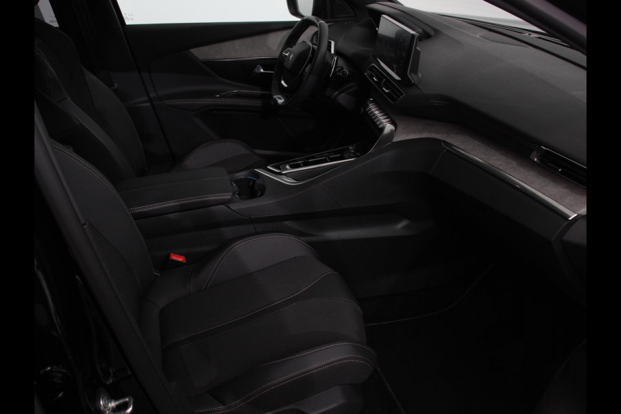 Peugeot 5008 1.2 PureTech 130pk Automaat GT Black Pack 7p Climate control Adaptive Cruise control Camera Verwarmde voorstoelen Keyless Navigatie LED Apple Carplay/ Android Auto
