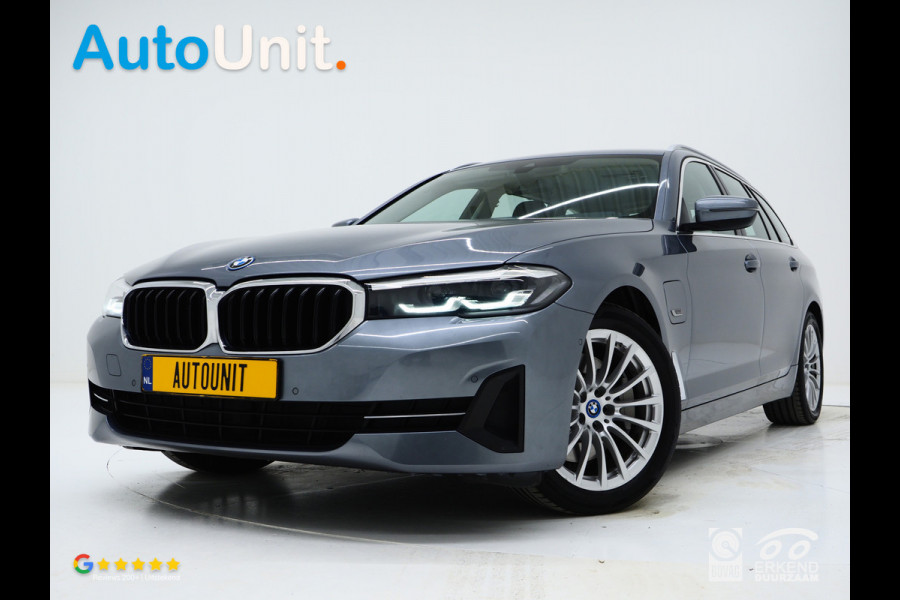 BMW 5 Serie Touring 520e Business Edition Plus | Camera | Leder | Sfeerlicht | Dodehoek | Stoelverwarming | Virtual | Carplay