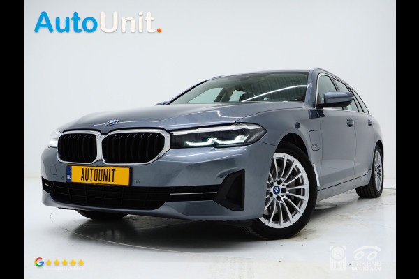 BMW 5 Serie Touring 520e Business Edition Plus | Camera | Leder | Sfeerlicht | Dodehoek | Stoelverwarming | Virtual | Carplay