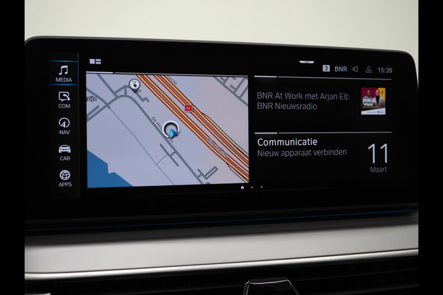 BMW 5 Serie Touring 520e Business Edition Plus | Camera | Leder | Sfeerlicht | Dodehoek | Stoelverwarming | Virtual | Carplay