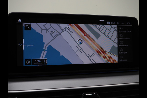 BMW 5 Serie Touring 520e Business Edition Plus | Camera | Leder | Sfeerlicht | Dodehoek | Stoelverwarming | Virtual | Carplay