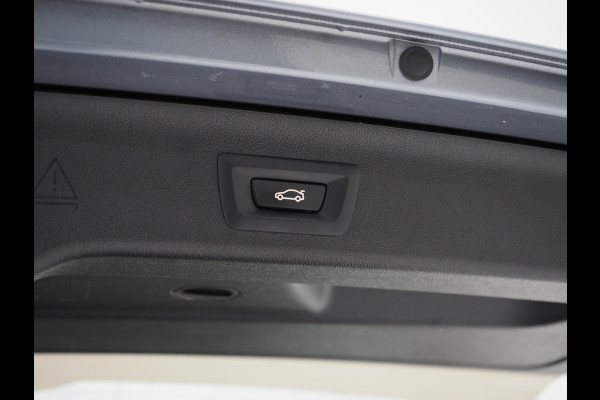 BMW 5 Serie Touring 520e Business Edition Plus | Camera | Leder | Sfeerlicht | Dodehoek | Stoelverwarming | Virtual | Carplay