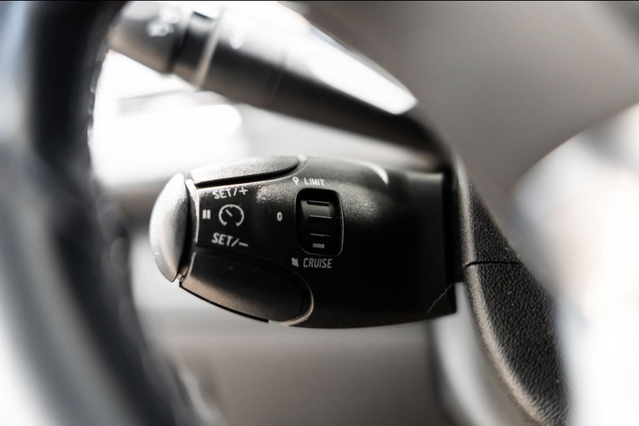 Peugeot 2008 1.2 PureTech GT-Line LED NAVI AUTOMAAT