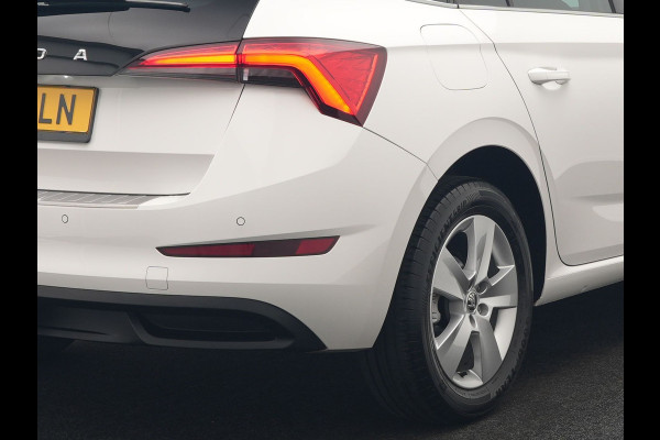 Škoda SCALA 1.5 TSI Sport Business Automaat 150pk | Trekhaak | Stoelverwarming | Cruise Control | Climate Control | Apple Carplay | Front Assist | LED Koplampen |