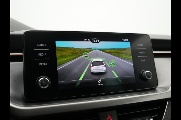 Škoda SCALA 1.5 TSI Sport Business Automaat 150pk | Trekhaak | Stoelverwarming | Cruise Control | Climate Control | Apple Carplay | Front Assist | LED Koplampen |