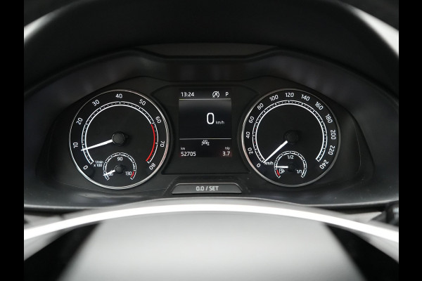 Škoda SCALA 1.5 TSI Sport Business Automaat 150pk | Trekhaak | Stoelverwarming | Cruise Control | Climate Control | Apple Carplay | Front Assist | LED Koplampen |