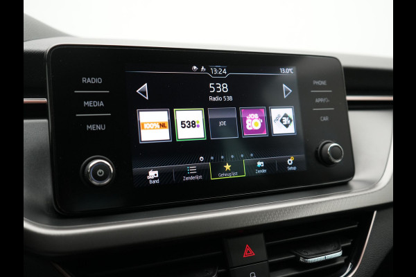 Škoda SCALA 1.5 TSI Sport Business Automaat 150pk | Trekhaak | Stoelverwarming | Cruise Control | Climate Control | Apple Carplay | Front Assist | LED Koplampen |