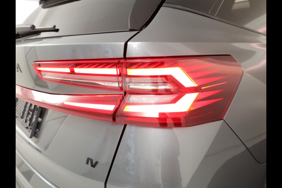 Škoda Kodiaq 1.5 TSI PHEV Sportline Business 204 pk Automaat (DSG) | Verlengde garantie | Navigatie | Panoramadak | Trekhaak (wegklapbaar) | Parkeersensoren | Achteruitrijcamera | Stoelverwarming v/a |