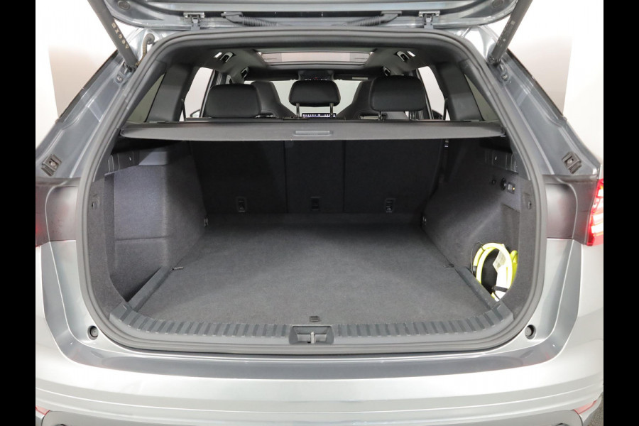 Škoda Kodiaq 1.5 TSI PHEV Sportline Business 204 pk Automaat (DSG) | Verlengde garantie | Navigatie | Panoramadak | Trekhaak (wegklapbaar) | Parkeersensoren | Achteruitrijcamera | Stoelverwarming v/a |