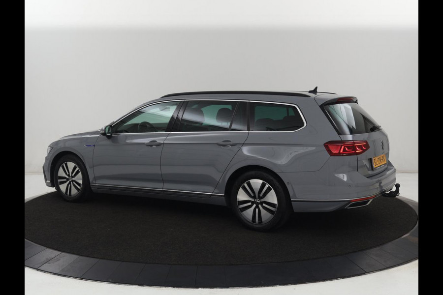 Volkswagen Passat 1.4 TSI PHEV GTE | Trekhaak | Stoelverwarming | Stoelverwarming | Camera | Massage | Carplay | Matrix LED | Adaptive cruise | Navigatie | Park Assist | Climate control | Plug In