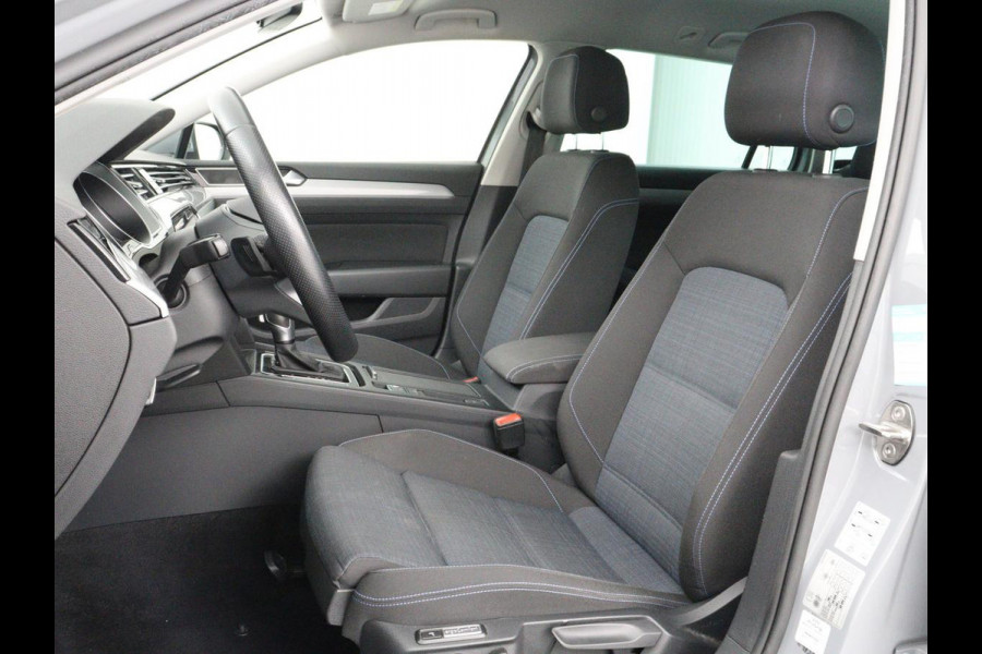 Volkswagen Passat 1.4 TSI PHEV GTE | Trekhaak | Stoelverwarming | Stoelverwarming | Camera | Massage | Carplay | Matrix LED | Adaptive cruise | Navigatie | Park Assist | Climate control | Plug In