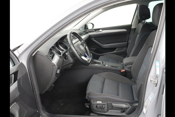 Volkswagen Passat 1.4 TSI PHEV GTE | Trekhaak | Stoelverwarming | Stoelverwarming | Camera | Massage | Carplay | Matrix LED | Adaptive cruise | Navigatie | Park Assist | Climate control | Plug In