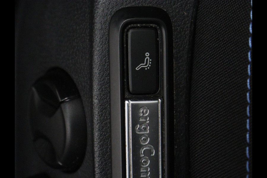 Volkswagen Passat 1.4 TSI PHEV GTE | Trekhaak | Stoelverwarming | Stoelverwarming | Camera | Massage | Carplay | Matrix LED | Adaptive cruise | Navigatie | Park Assist | Climate control | Plug In