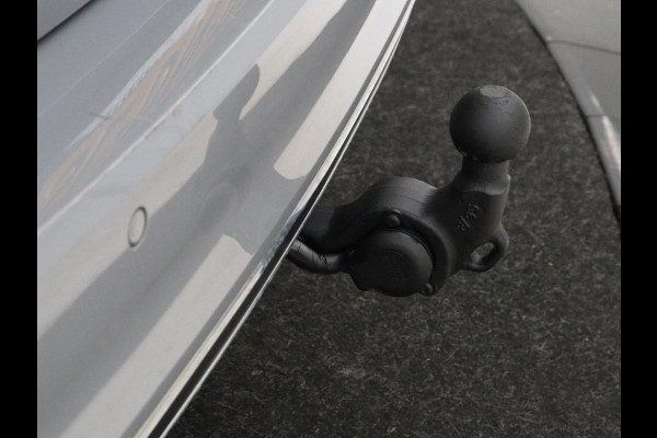 Volkswagen Passat 1.4 TSI PHEV GTE | Trekhaak | Stoelverwarming | Stoelverwarming | Camera | Massage | Carplay | Matrix LED | Adaptive cruise | Navigatie | Park Assist | Climate control | Plug In