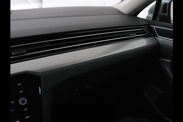 Volkswagen Passat 1.4 TSI PHEV GTE | Trekhaak | Stoelverwarming | Stoelverwarming | Camera | Massage | Carplay | Matrix LED | Adaptive cruise | Navigatie | Park Assist | Climate control | Plug In