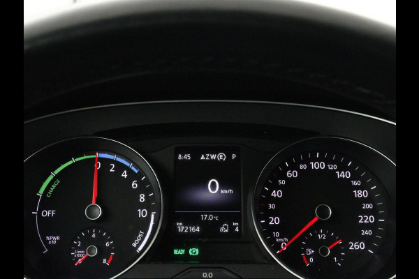 Volkswagen Passat 1.4 TSI PHEV GTE | Trekhaak | Stoelverwarming | Stoelverwarming | Camera | Massage | Carplay | Matrix LED | Adaptive cruise | Navigatie | Park Assist | Climate control | Plug In