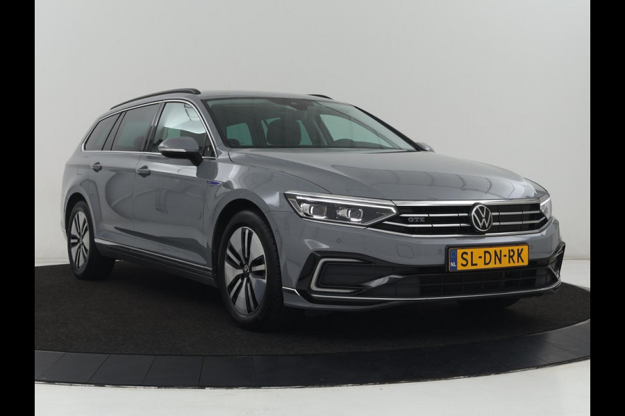 Volkswagen Passat 1.4 TSI PHEV GTE | Trekhaak | Stoelverwarming | Stoelverwarming | Camera | Massage | Carplay | Matrix LED | Adaptive cruise | Navigatie | Park Assist | Climate control | Plug In