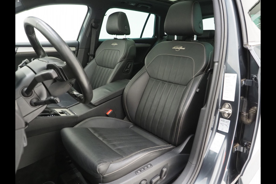 Škoda Superb Combi 1.4 TSI iV Laurin & Klement | Panoramadak | Massage | Canton | Leder | Trekhaak | Keyless | Adaptive | Carplay