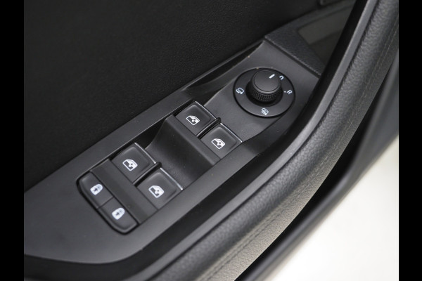 Škoda Superb Combi 1.4 TSI iV Laurin & Klement | Panoramadak | Massage | Canton | Leder | Trekhaak | Keyless | Adaptive | Carplay