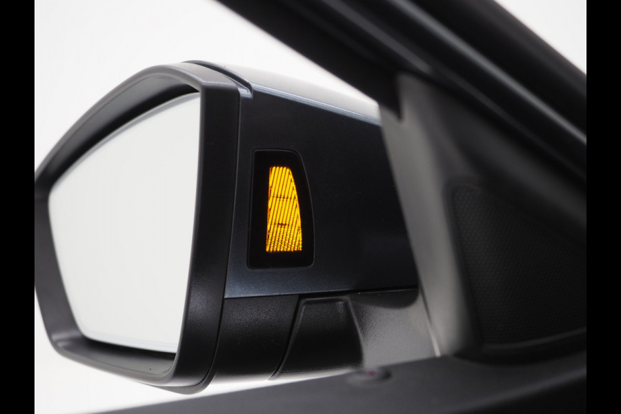 Škoda Superb Combi 1.4 TSI iV Laurin & Klement | Panoramadak | Massage | Canton | Leder | Trekhaak | Keyless | Adaptive | Carplay