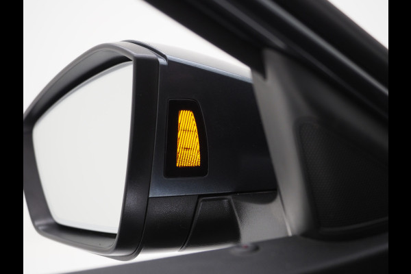 Škoda Superb Combi 1.4 TSI iV Laurin & Klement | Panoramadak | Massage | Canton | Leder | Trekhaak | Keyless | Adaptive | Carplay