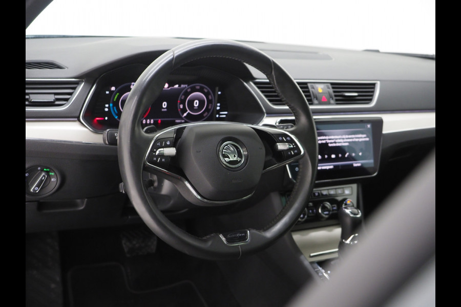 Škoda Superb Combi 1.4 TSI iV Laurin & Klement | Panoramadak | Massage | Canton | Leder | Trekhaak | Keyless | Adaptive | Carplay