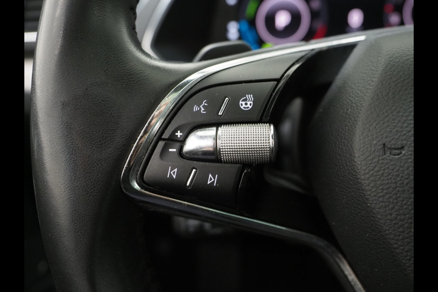 Škoda Superb Combi 1.4 TSI iV Laurin & Klement | Panoramadak | Massage | Canton | Leder | Trekhaak | Keyless | Adaptive | Carplay