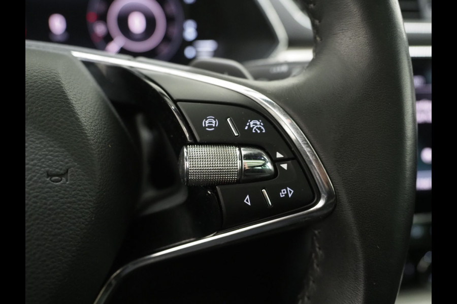 Škoda Superb Combi 1.4 TSI iV Laurin & Klement | Panoramadak | Massage | Canton | Leder | Trekhaak | Keyless | Adaptive | Carplay